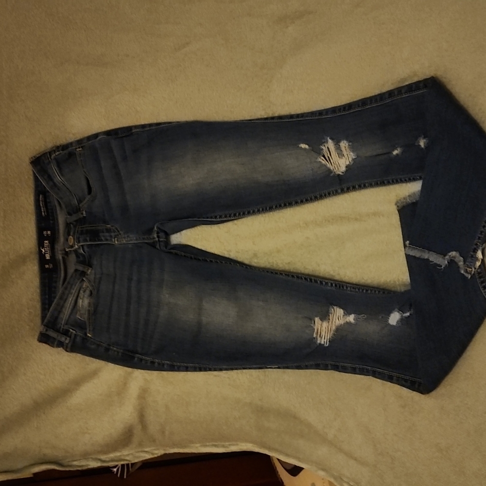 Long Jeans..barely use...w-25..L-30...Hollister brand..for ladies..stretchable..
